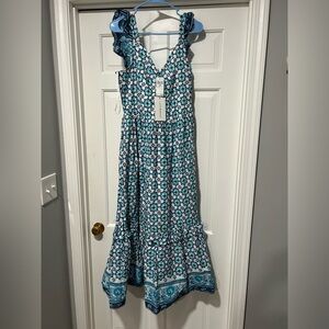 Lucky Brand Blue and White Floral Maxi Dress Ruffle Sleeve, Tiered, Smocked NWT